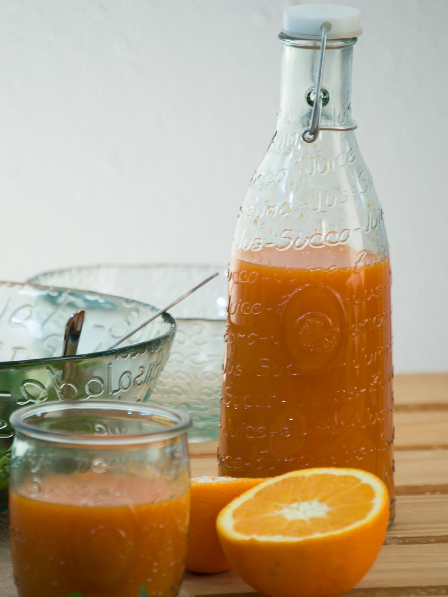 Glasflasche "Mediterraneo" Juice 1 l mit Bügelverschluss, schöner Aufschrift - 28 cm