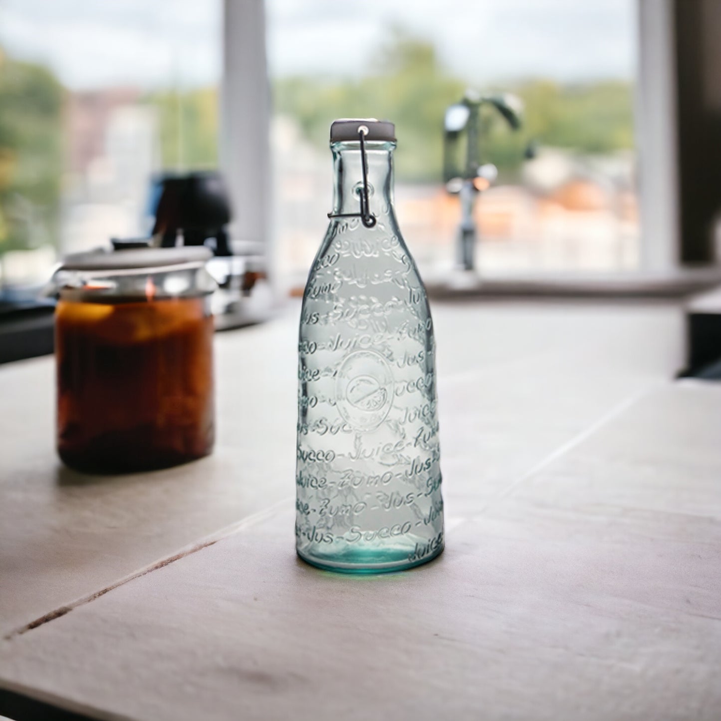 Glasflasche "Mediterraneo" Juice 1 l mit Bügelverschluss, schöner Aufschrift - 28 cm