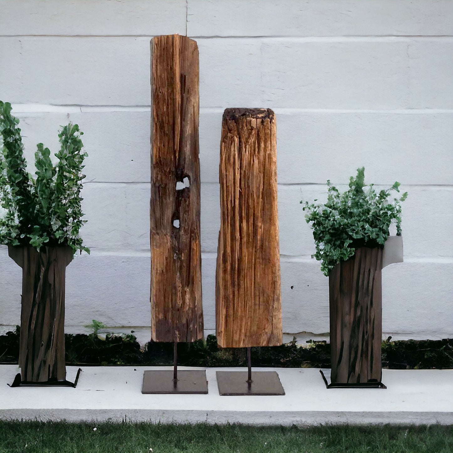 Dekorative Holzskulptur auf Eisenfuß (1-tlg.)