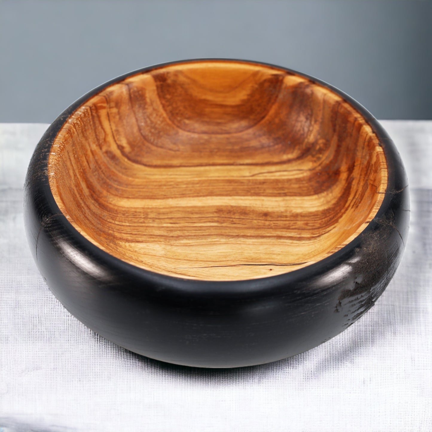 Holzschale mit schwarzem Rand, Handmade in Greece, Unikat - 20 cm