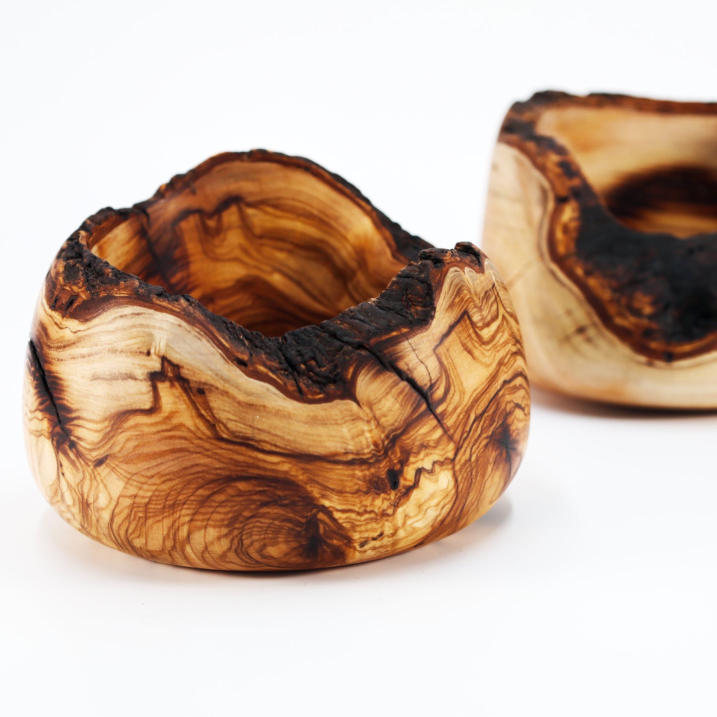 Schale "Natural Edge" aus Olivenholz rustikal 18 cm Handmade, Unikat