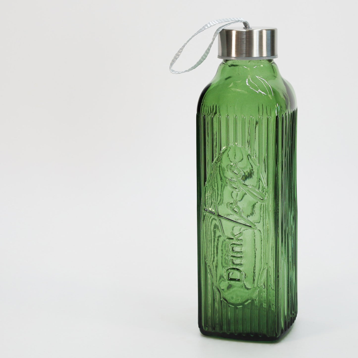 Glasflasche "to go" grün mit Deckel und Halteschlaufe - 640 ml