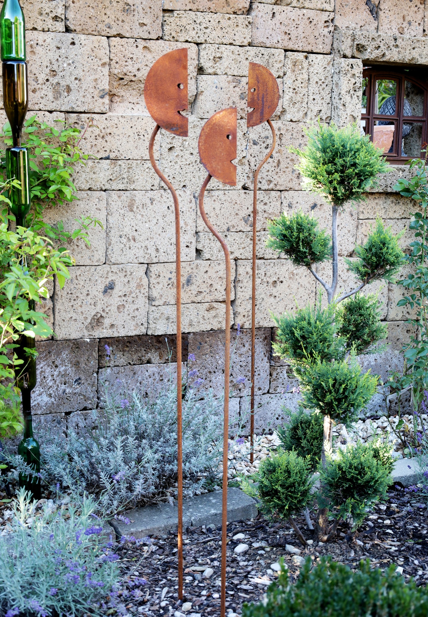 Gartenstecker | Metallkopf "Ira" auf Stab, Edelrost - 115 cm