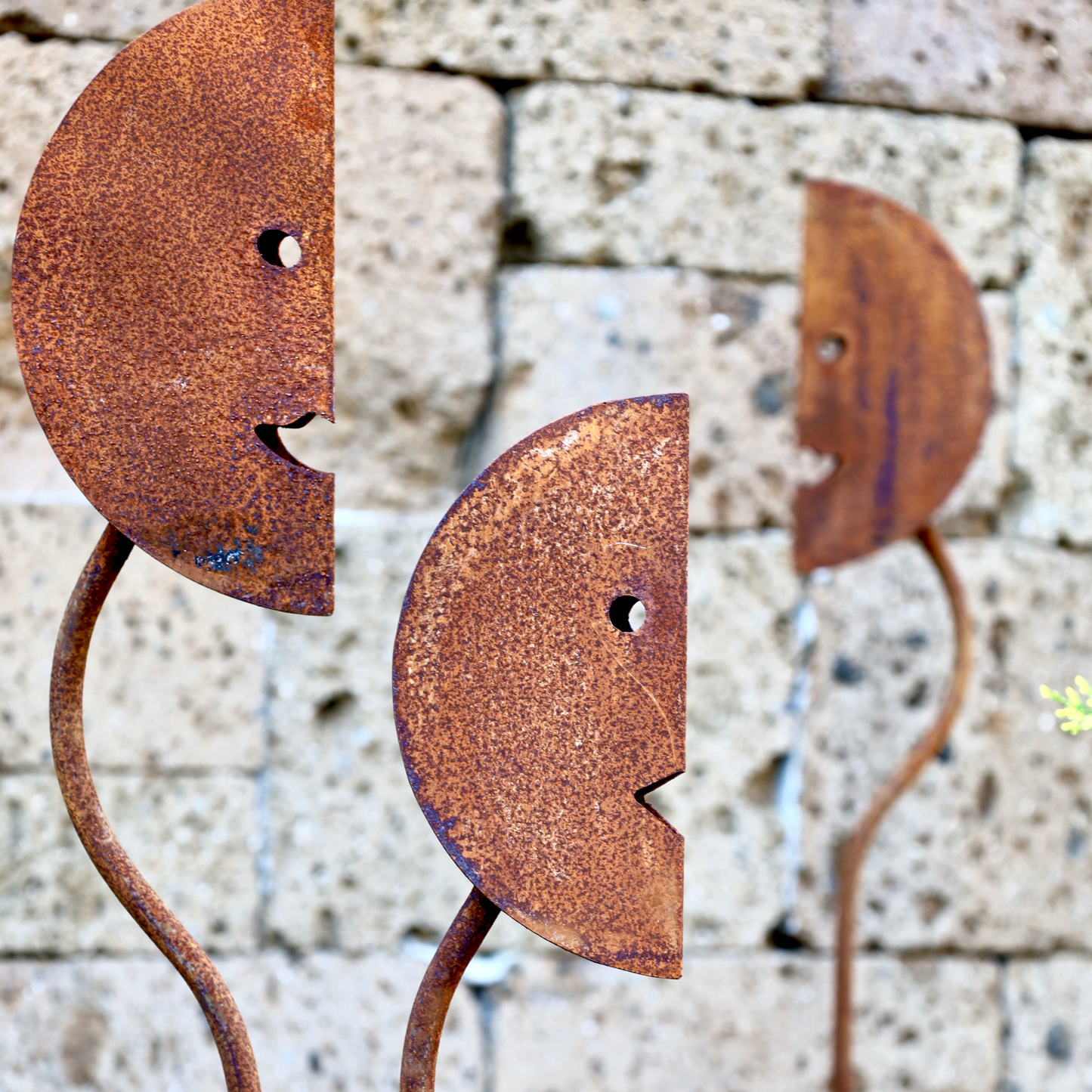 Gartenstecker | Metallkopf "Ira" auf Stab, Edelrost - 115 cm