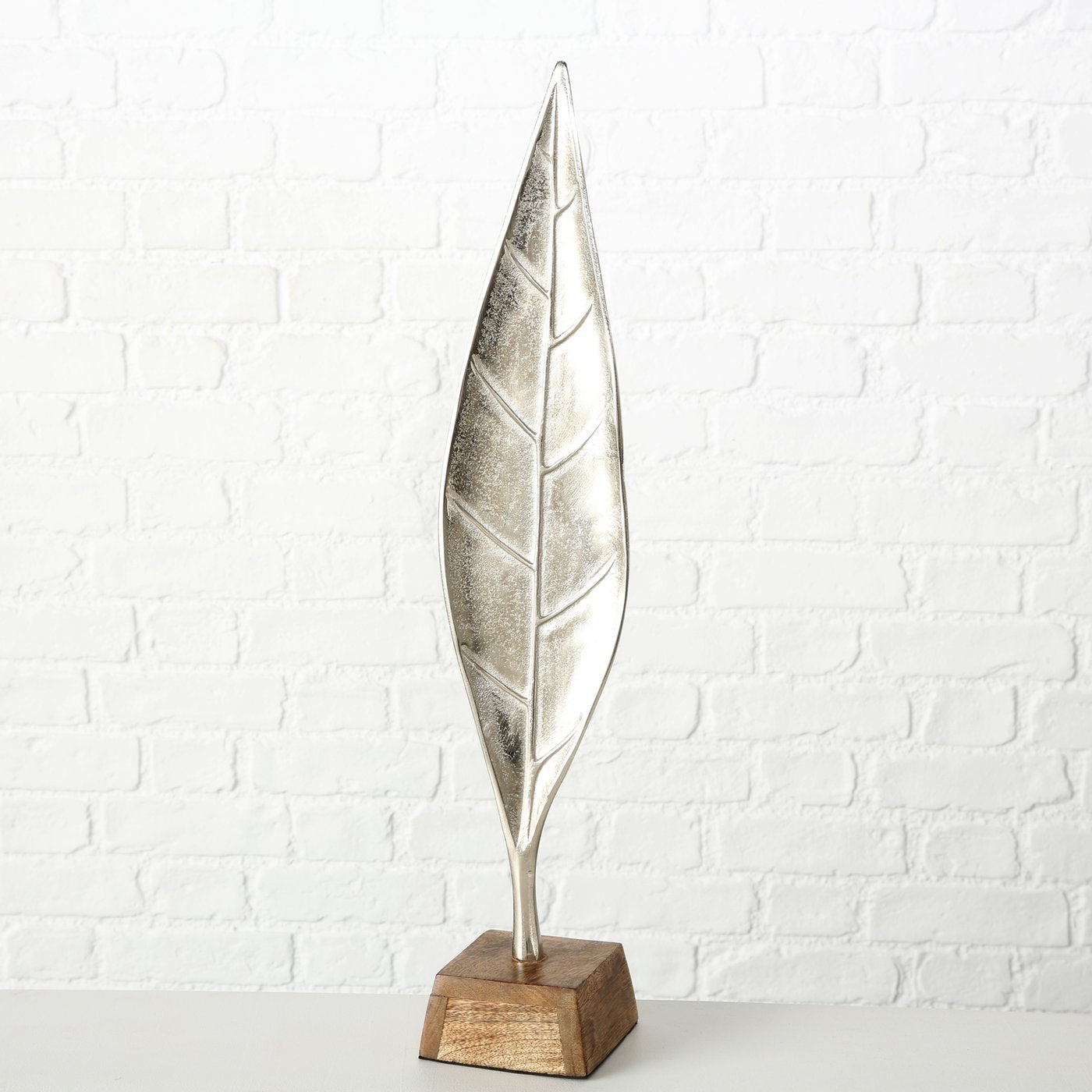 Deko "Blatt" Set 2-tlg. - moderne Skulptur | Stelldekoration aus Aluminium und Holz - 67 cm