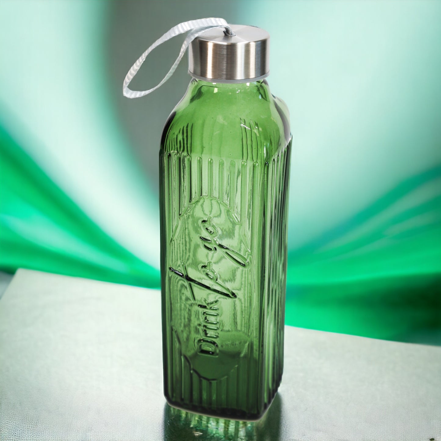 Glasflasche to go mit Deckel und Halteschlaufe - grün 640 ml